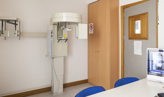 Apparecchi ortodontici radiologici